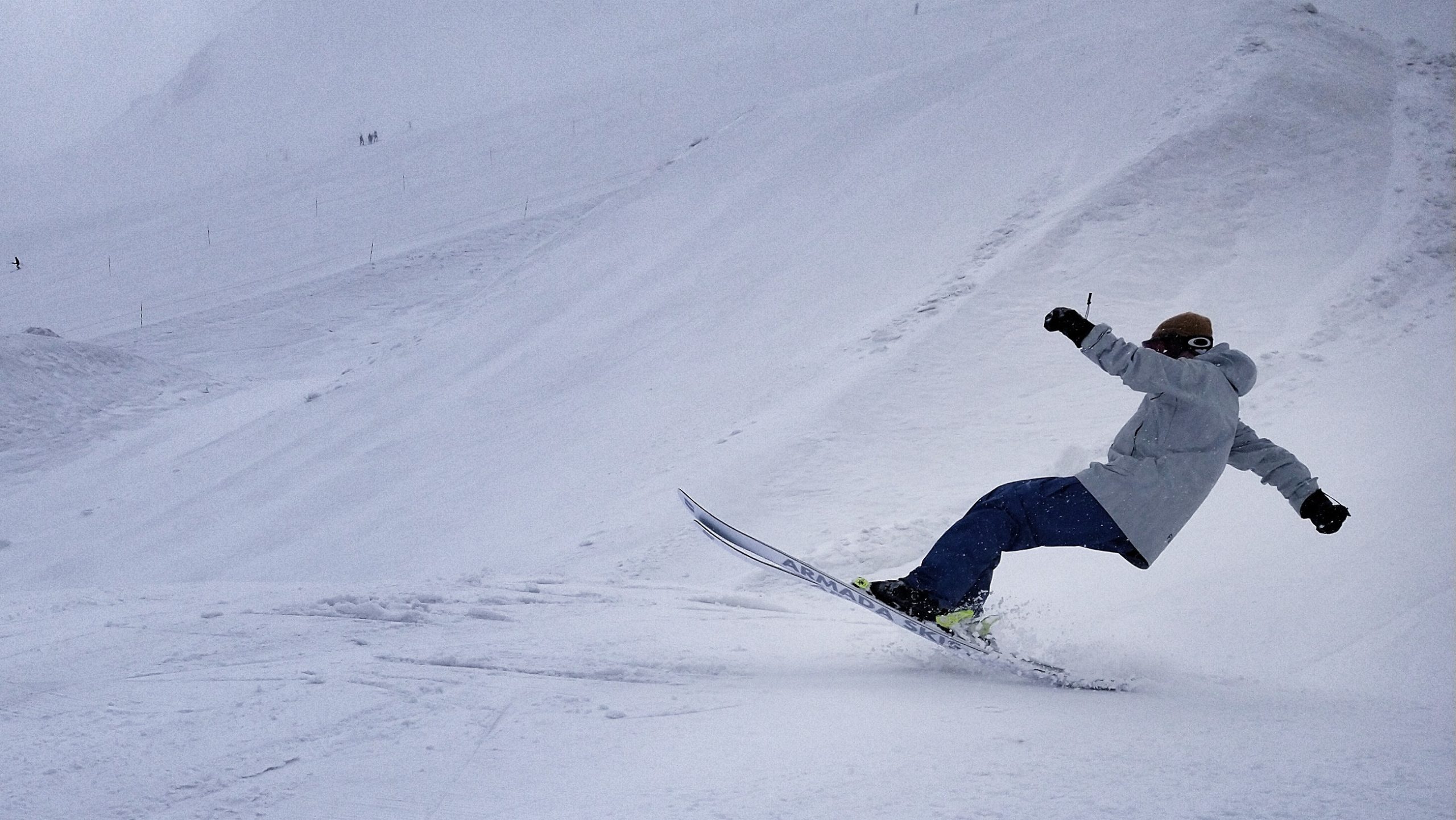 Front -Oakle Butikk Armada scaled